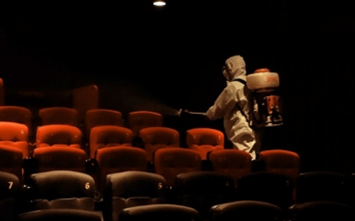 CLEANING SERVICE AT THE CINEMA IN NEW NORMAL STATUS